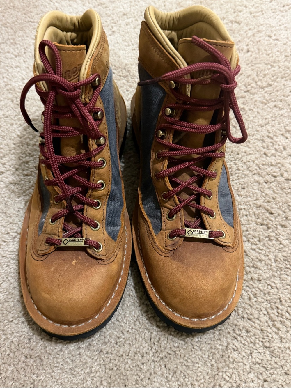 Men’s Danner Ridge Boot in Tan and Grey. Leather Hiking Boots with Burgundy Lace